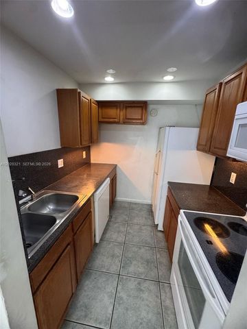 2120 Sherwood Forest Boulevard 30, West Palm Beach, FL 33415