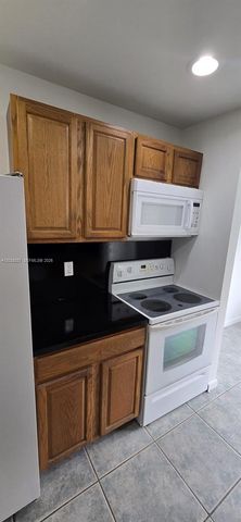 2120 Sherwood Forest Boulevard 30, West Palm Beach, FL 33415