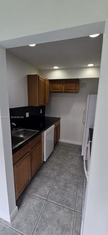 2120 Sherwood Forest Boulevard 30, West Palm Beach, FL 33415