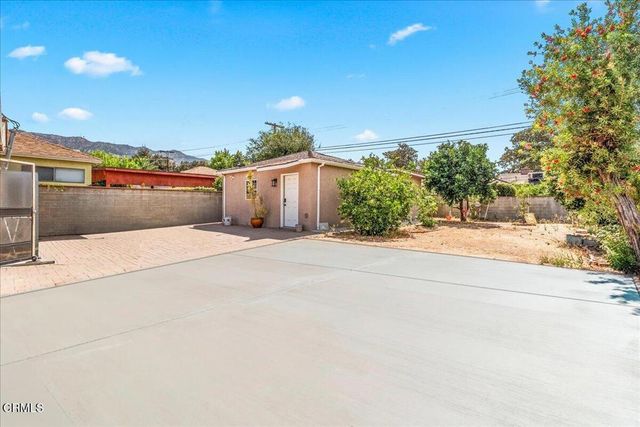 416 Dartmouth Road, Burbank, CA 91504