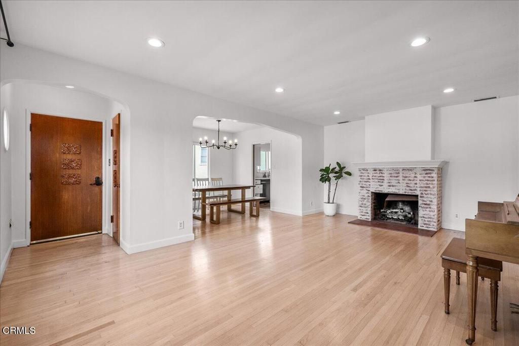 416 Dartmouth Road, Burbank, CA 91504