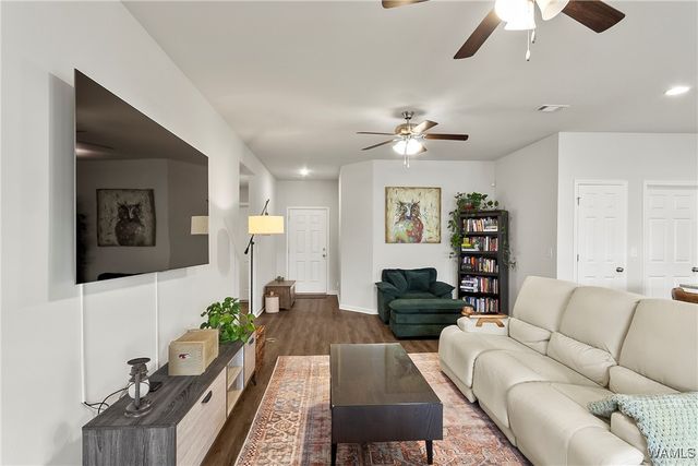 16406 Natchez, Moundville, AL 35474