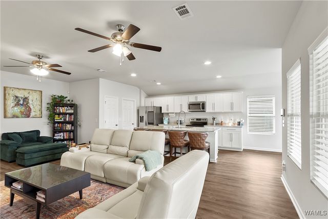 16406 Natchez, Moundville, AL 35474