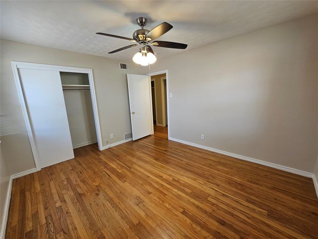 1016 Indian Creek Trail, Dallas, TX 75241