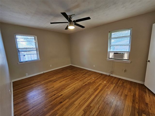 1016 Indian Creek Trail, Dallas, TX 75241