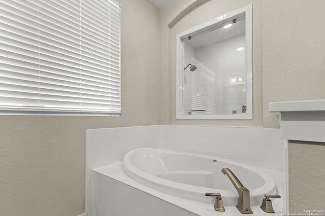 7011 Cantera Manor, San Antonio, TX 78255