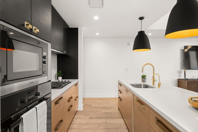 70 Rainey ST 1509, Austin, TX 78701