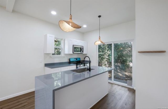 735 Gulf, San Antonio, TX 78202