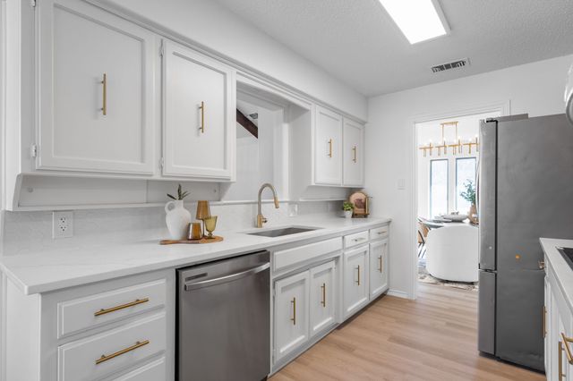 2414 Postbridge Road, Grand Prairie, TX 75050