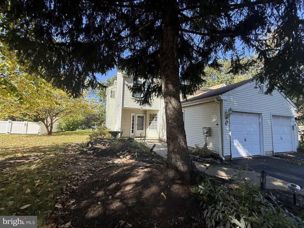 44 KERN DR, PERKASIE, PA 18944 — exterior
