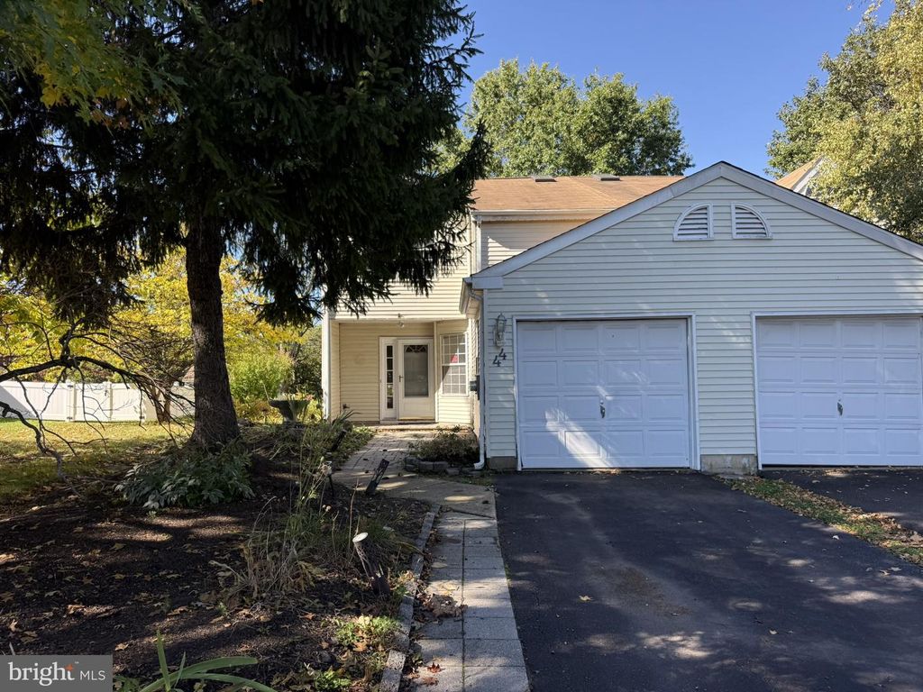 44 KERN DR, PERKASIE, PA 18944 — photo 2