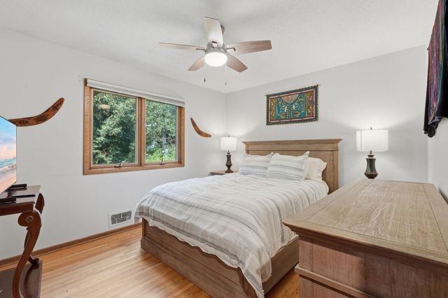 1527 E Windemere Circle NE, Fridley, MN 55421