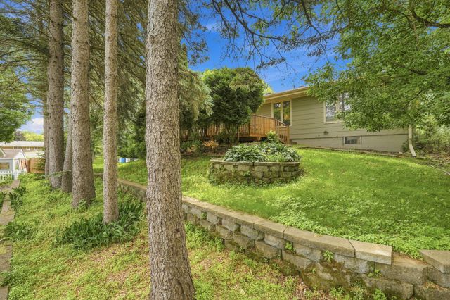 1527 E Windemere Circle NE, Fridley, MN 55421