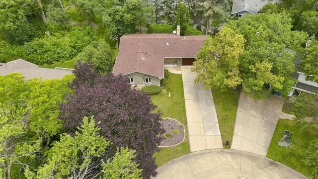 1527 E Windemere Circle NE, Fridley, MN 55421