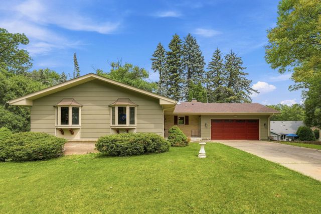 1527 E Windemere Circle NE, Fridley, MN 55421