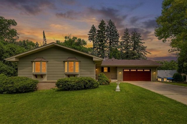 1527 E Windemere Circle NE, Fridley, MN 55421