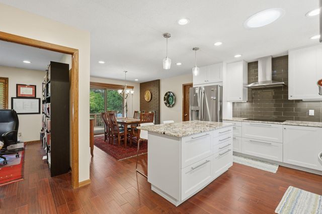 1527 E Windemere Circle NE, Fridley, MN 55421