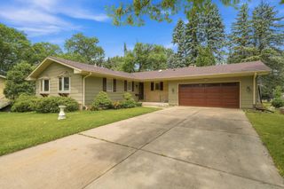 1527 E Windemere Circle NE, Fridley, MN 55421