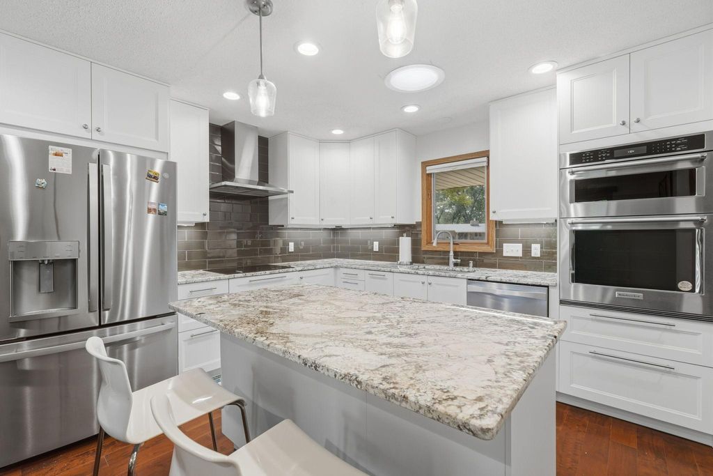 1527 E Windemere Circle NE, Fridley, MN 55421 — photo 3