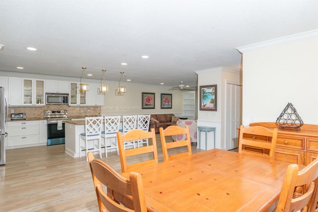 2918 SE Fairway W 13, Stuart, FL 34997