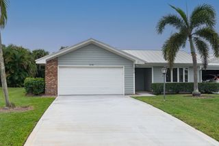 2918 SE Fairway W 13, Stuart, FL 34997