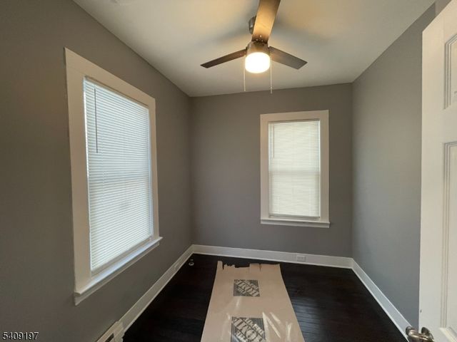 25 Bayview Ave, Newark City, NJ 07112