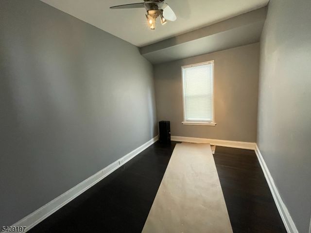 25 Bayview Ave, Newark City, NJ 07112