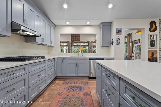 1407 Nicholson Avenue, Waveland, MS 39576