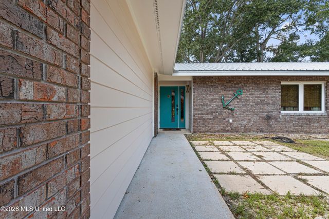 1407 Nicholson Avenue, Waveland, MS 39576