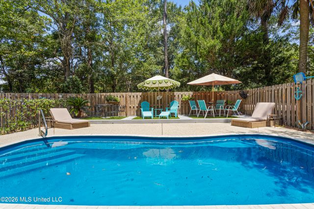 1407 Nicholson Avenue, Waveland, MS 39576