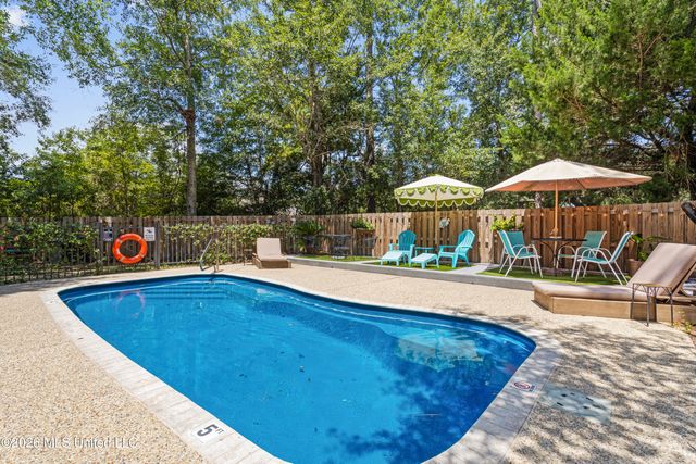 1407 Nicholson Avenue, Waveland, MS 39576