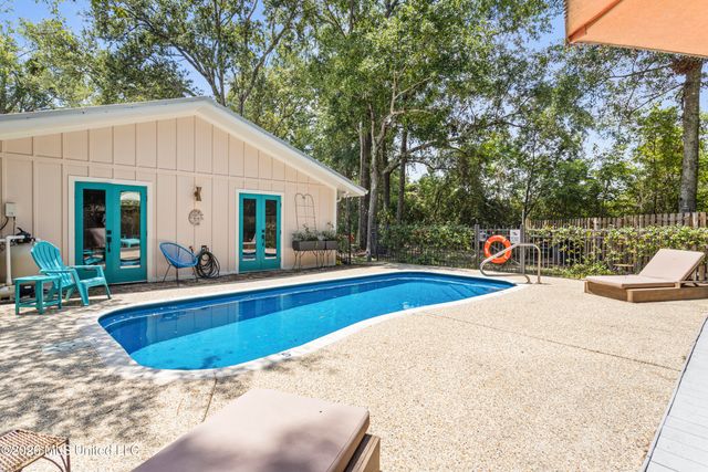 1407 Nicholson Avenue, Waveland, MS 39576