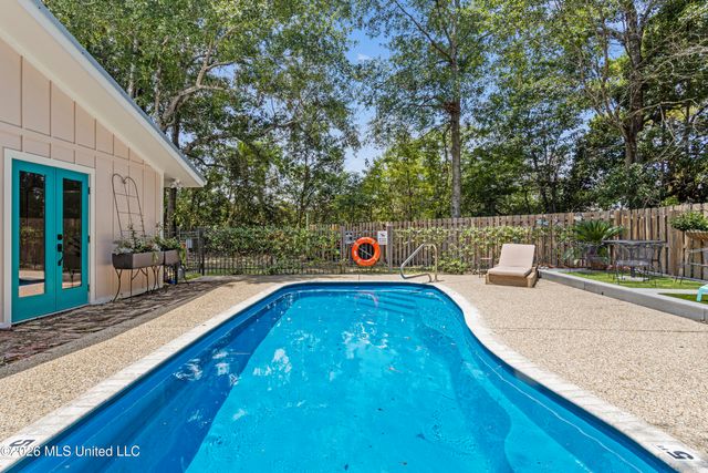 1407 Nicholson Avenue, Waveland, MS 39576