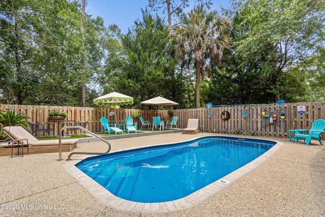 1407 Nicholson Avenue, Waveland, MS 39576