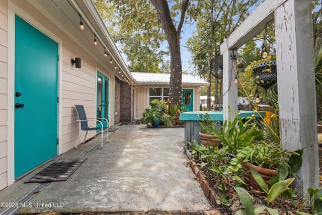 1407 Nicholson Avenue, Waveland, MS 39576