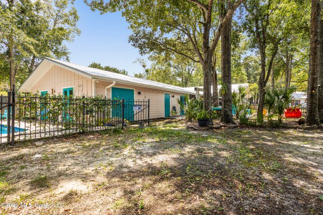 1407 Nicholson Avenue, Waveland, MS 39576
