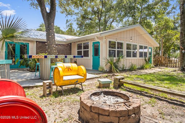 1407 Nicholson Avenue, Waveland, MS 39576