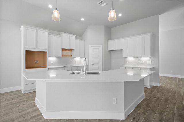 425 Piney Rocks Lane, Waller, TX 77484
