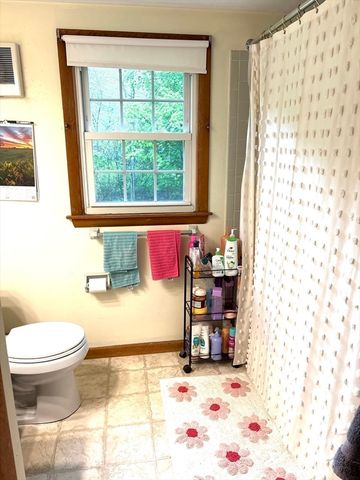 691 E Pleasant St, Amherst, MA 01002