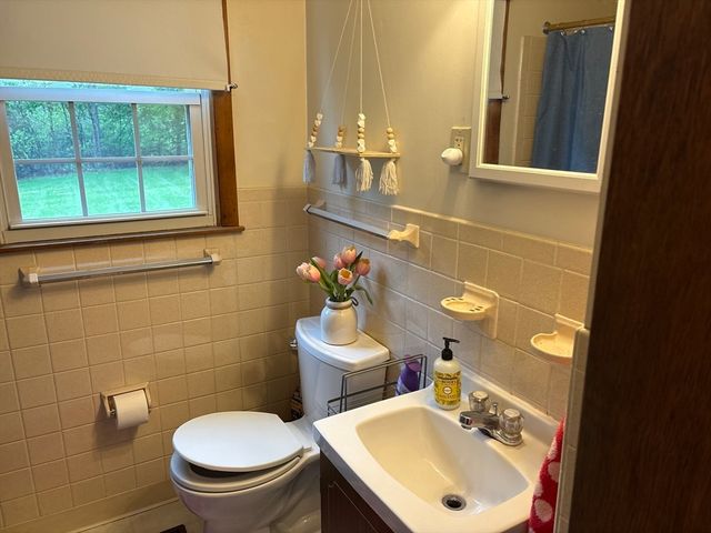 691 E Pleasant St, Amherst, MA 01002
