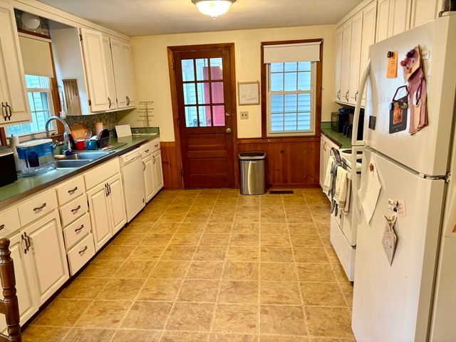 691 E Pleasant St, Amherst, MA 01002