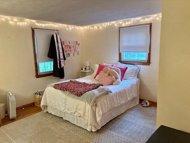 691 E Pleasant St, Amherst, MA 01002