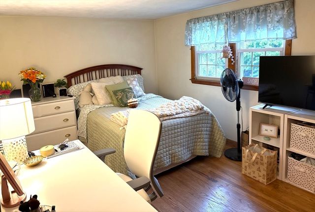 691 E Pleasant St, Amherst, MA 01002