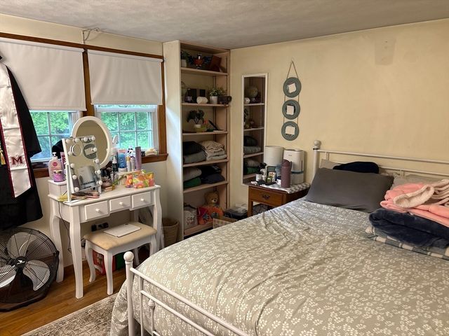 691 E Pleasant St, Amherst, MA 01002