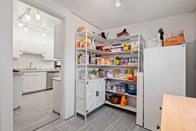 1815 AVENUE E, Council Bluffs, IA 51501