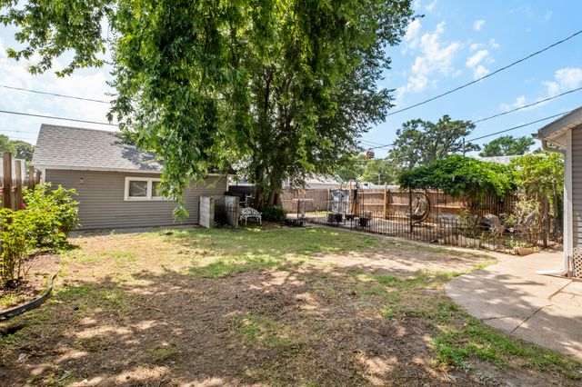1815 AVENUE E, Council Bluffs, IA 51501