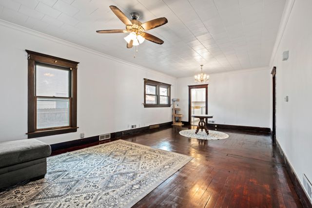 1815 AVENUE E, Council Bluffs, IA 51501