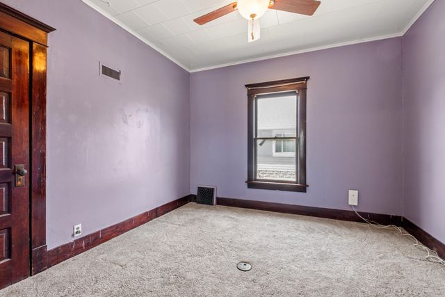 1815 AVENUE E, Council Bluffs, IA 51501