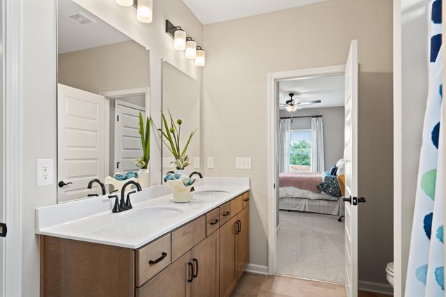 8183 Harbour Chase Loop, Ooltewah, TN 37363