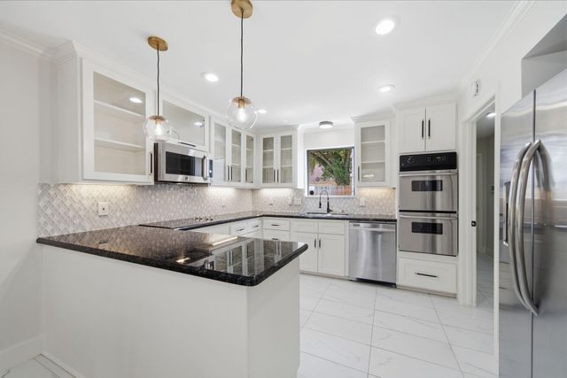 10731 Villa Lea Lane, Houston, TX 77071